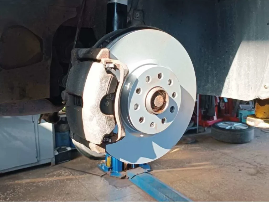 Replacement of brake disks with pads 1024x768 - A1 - Устуги СТО