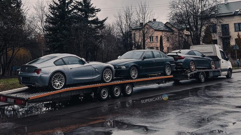 BMW на автотраке во Львове 1024x576 - Замечен автовоз с редкими моделями BMW - Устуги СТО novosti