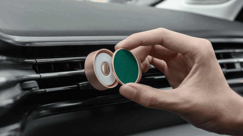 Car diffusor 1024x576 - Как выбрать автоароматизатор? - Устуги СТО poleznyye-stati, novosti