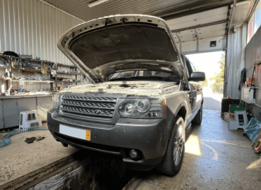 Диагностика дымогенератором Range Rover. Діагностика Димогенератором Range Rover