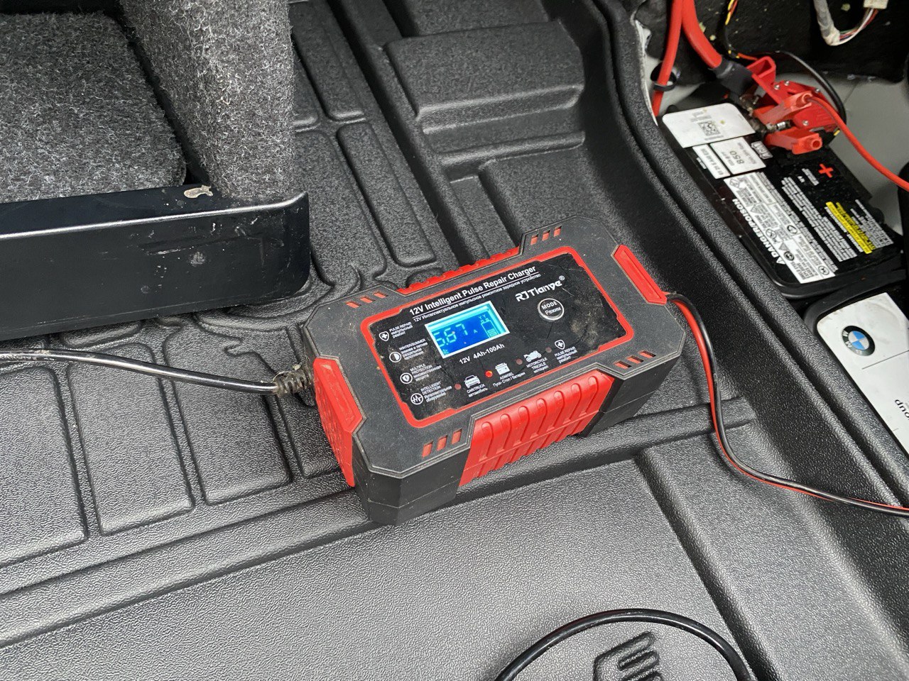 photo 2025 12 25 12 10 06 - С чем связан низкий заряд аккумулятора на BMW 320i? - Устуги СТО novosti, obsluzhivaniye-avtomobilei