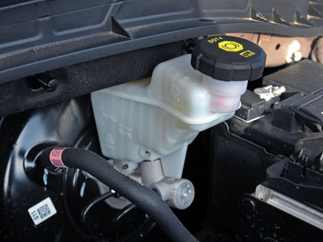 stock photo vinnytsia ukraine january new hyundai tucson expansion tank of the car braking 2573913771 1 - Home - Устуги СТО
