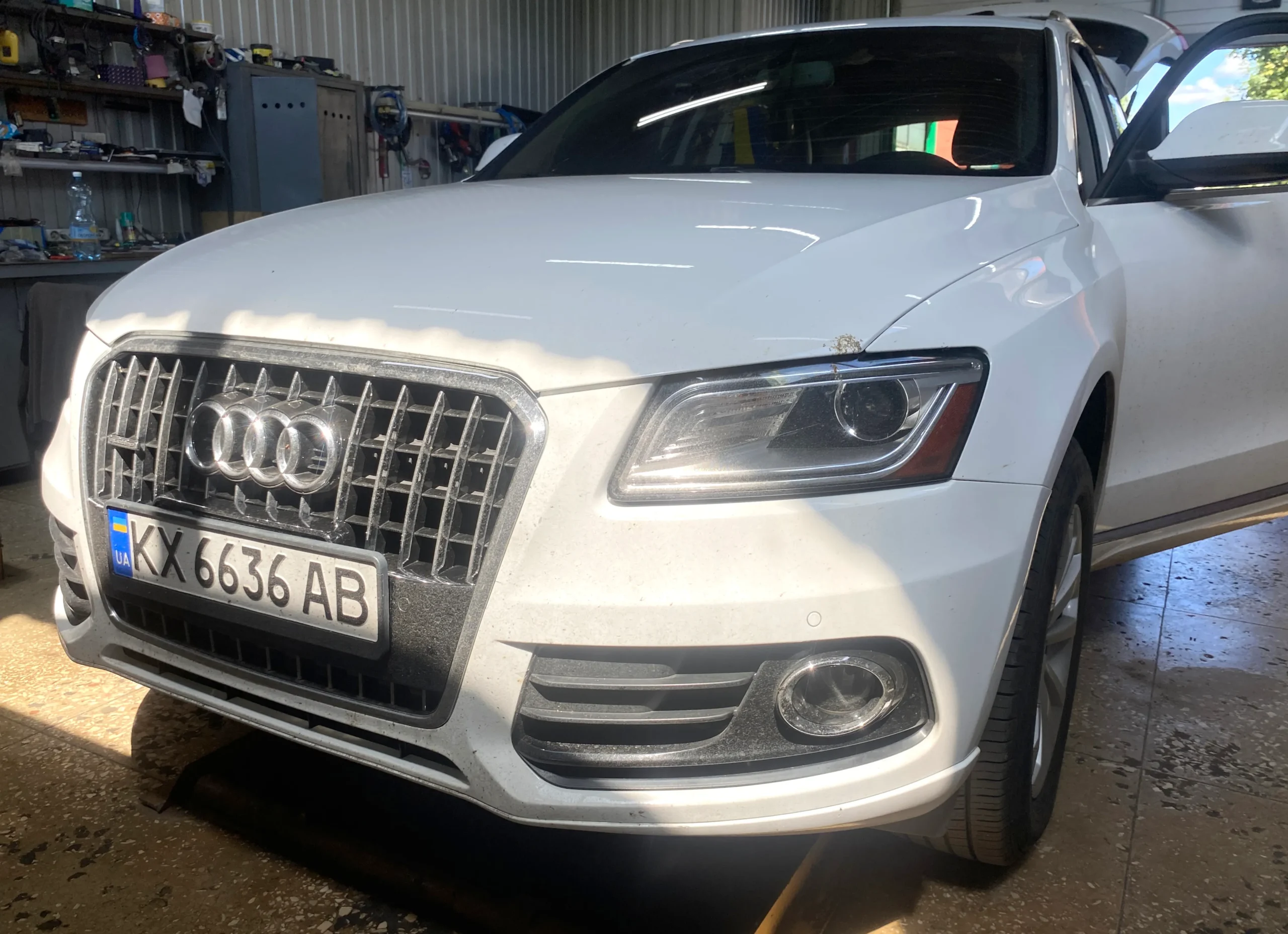 Замена панорамы на AUDI Q5